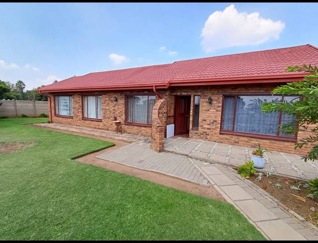 3 BEDROOM HOUSE FOR SALE IN WALDRIFT